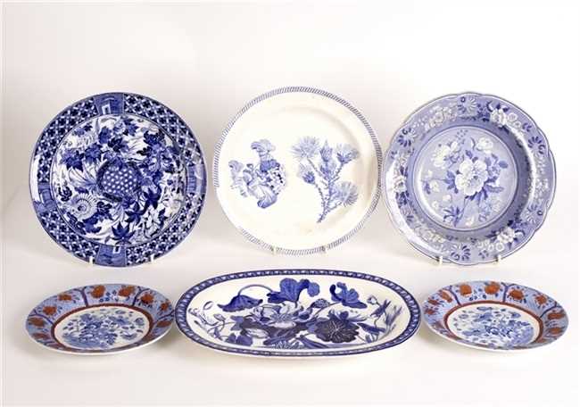 Lot 229 - A Spode India pattern meat plate and two