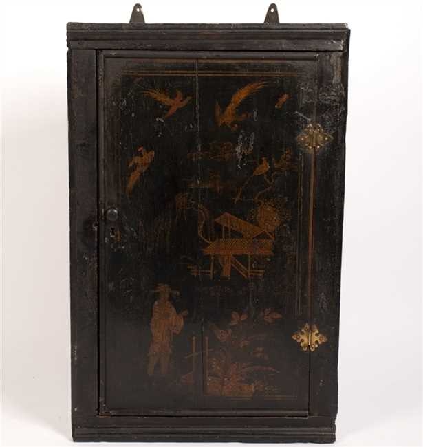 Lot 471 - An early 19th century chinoiserie corner...