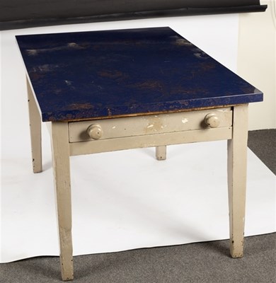 Lot 555 - A Victorian painted pine kitchen table with...