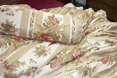 Lot 563 - Two pair of curtains, a bolster cushion and a...
