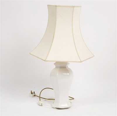 Lot 585 - An Oriental style porcelain table light with...
