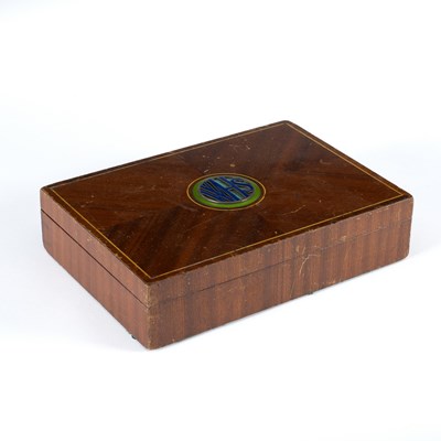 Lot 147 - A wooden cigarette box, the quarter veneered...