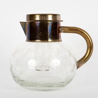 Lot 120 - An engraved glass punch jug