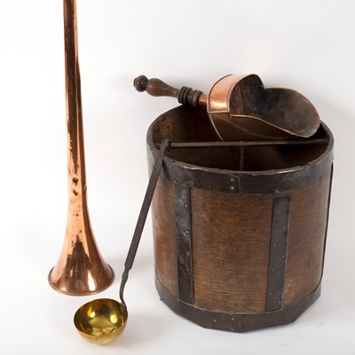 Lot 253 - A bushel measure, a coaching horn, a shovel...