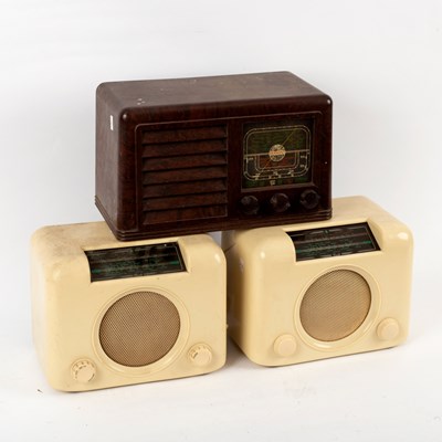 Lot 281 - A Bush radio in a cream Bakelite case, another...