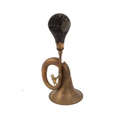 Lot 282 - A brass car horn