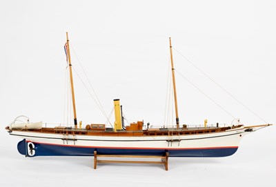 Lot 477 - A John Hemmens 1/24th scale steam model of a...