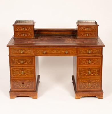 Lot 582 - An Edwardian mahogany inlaid kneehole writing desk