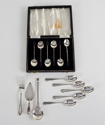 Lot 39 - Six silver coffee spoons, SLO, Birmingham 1921,...