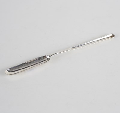 Lot 66 - A George III silver marrow scoop, EL, London...