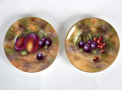 Lot 170 - A pair of Worcester fruit painted plates, date...