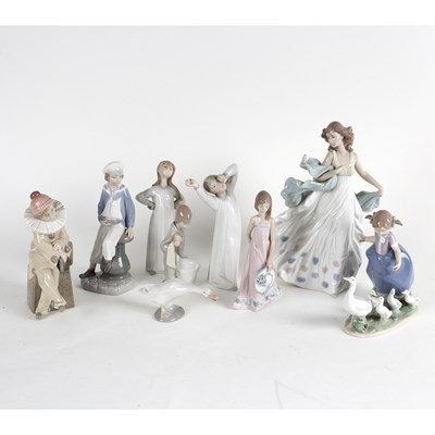 Lot 213 - A Lladro figure, Summer Serenade, 31cm high...