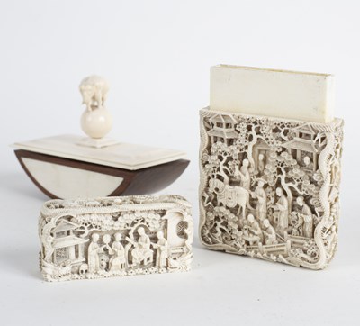 Lot 272 - A Chinese carved ivory visiting card case with...