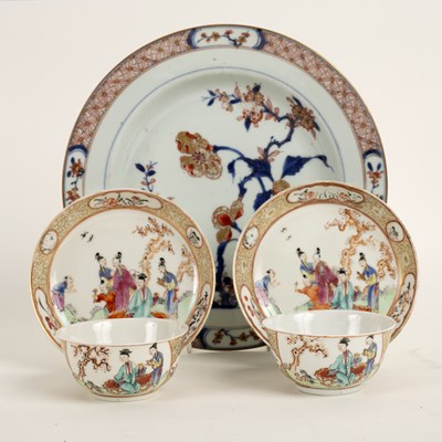 Lot 279 - A pair of 18th Century Chinese tea bowls and...