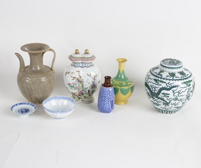 Lot 298 - A collection of modern Chinese porcelain