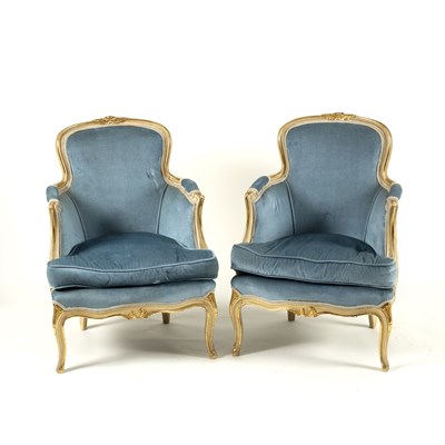 Lot 739 - A pair of armchairs with painted moulded frames