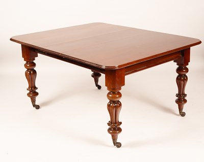 Lot 401 - A Victorian mahogany extending dining table