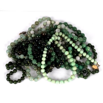 Lot 32 - Eight hardstone bead necklaces, ranging in...