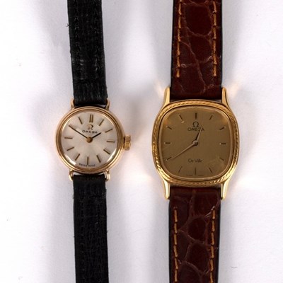 Lot 37 - A lady's Omega de Ville watch, rounded square...
