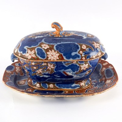 Lot 204 - A pearlware soup tureen, cover and stand...