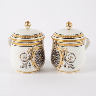 Lot 226 - A pair of Vienna lidded cups painted patera...