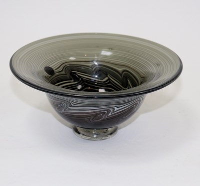 Lot 58 - Sanders & Wallace, an art glass footed bowl of...