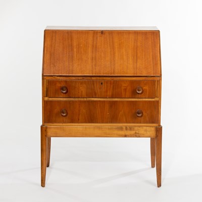 Lot 560 - Arthur Reynolds, ex Stanley W Davies cabinet...