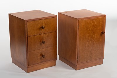 Lot 621 - Gordon Russell, a small oak bedside cupboard,...