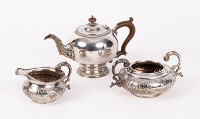 Lot 20 - A silver teapot