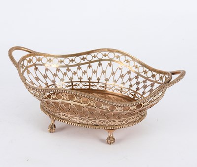 Lot 112 - An oval silver basket, JD & S, Sheffield 1907,...