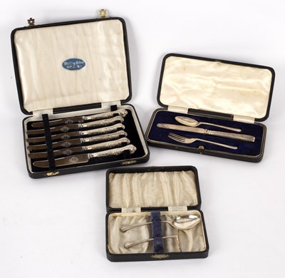 Lot 156 - Six silver handled fruit knives, cased, a...