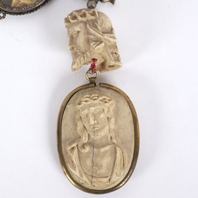 Lot 15 - An 18th Century wooden rosary chain, South...