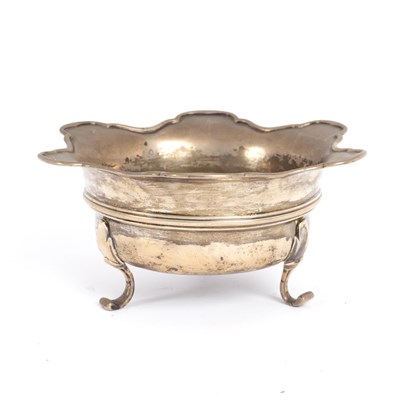 Lot 132 - A Dutch silver brazier, CT, The Hague 1745,...