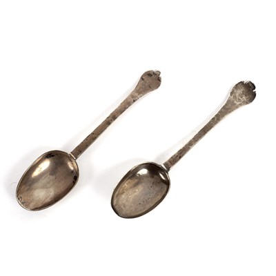 Lot 221 - A William & Mary silver trefid spoon, London...