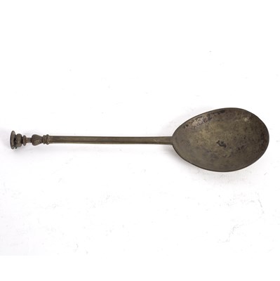 Lot 222 - A 17th Century silver seal-top spoon, probably...