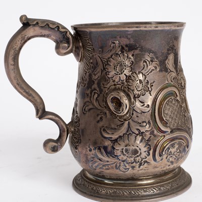 Lot 239 - A George II silver mug, Richard Zouch, London...