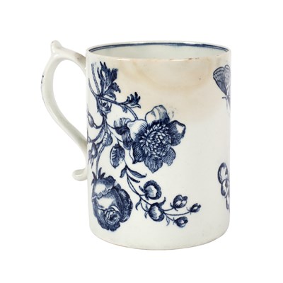 Lot 438 - A Lowestoft cylindrical mug, circa 1770,...