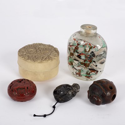 Lot 495 - Sundry Oriental items including a Chinese...