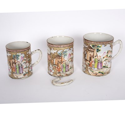 Lot 501 - A graduated set of three Chinese famille rose...