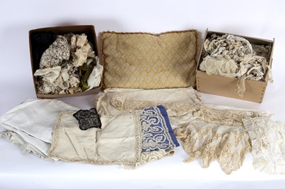 Lot 521 - A large quantity of lace, various dates,...