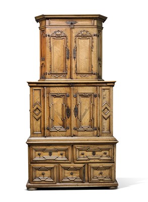 Lot 679 - A 17th Century Swiss walnut and burr walnut...