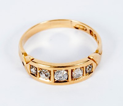 Lot 38 - A Victorian diamond five-stone ring, Deakin &...