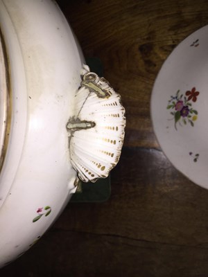 Lot 198 - A Derby porcelain warming dish with liner and...