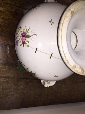 Lot 198 - A Derby porcelain warming dish with liner and...