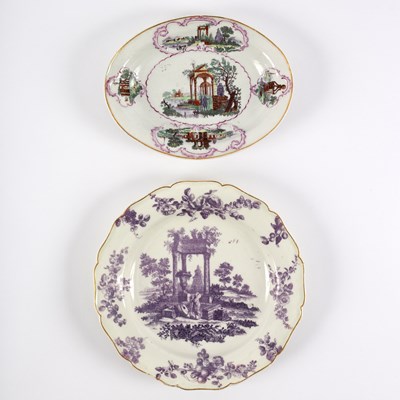 Lot 255 - A Chelsea or Worcester oval stand with ruins...