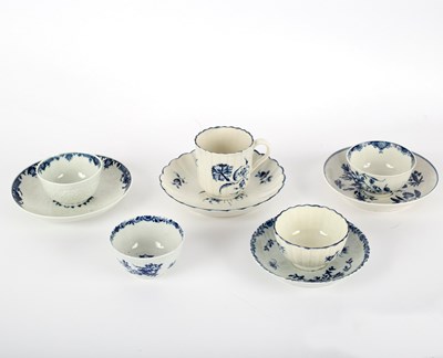 Lot 275 - Three Worcester blue and white tea bowls and...