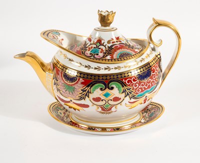 Lot 292 - A Worcester (Flight Barr & Barr) Imari pattern...