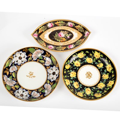 Lot 300 - A Derby saucer dish, circa 1810, and a Royal...