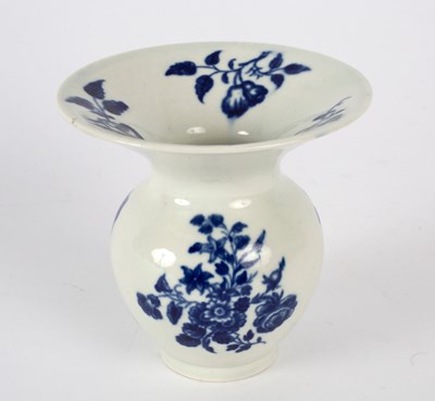 Lot 372 - A Worcester blue and white printed spittoon,...