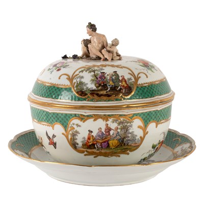 Lot 412 - A large Meissen green-mosäik circular bowl,...